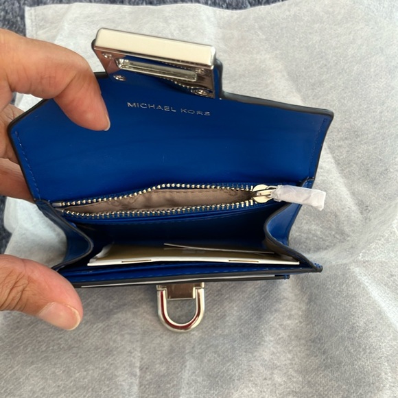 - Michael Kors Small Flap Wallet - Picture 3 of 5